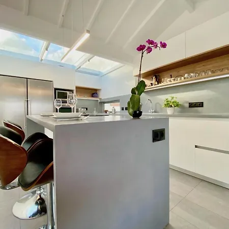 Sun Golf House *
