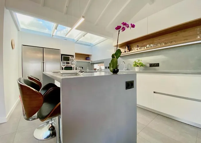 Sun Golf House *